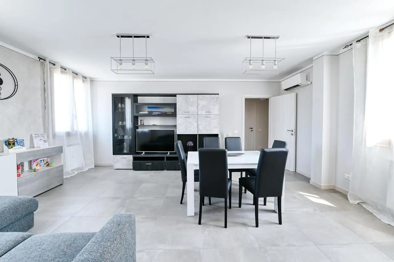Apartment The Bridge - Peschiera Holiday Peschiera del Garda